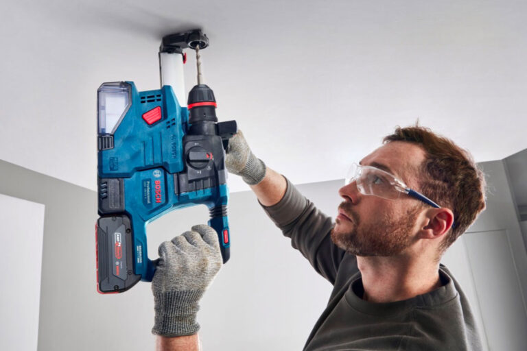 Martello Bosch GBH 18V-22 X con GDE 18V-12: la rivoluzione per l’elettricista che cerca ogni comfort