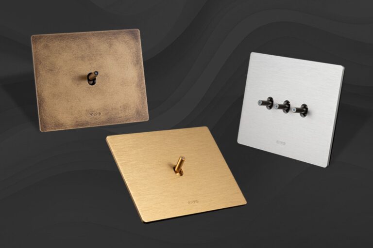 Nuove combinazioni di stile con placche in alluminio e comandi a levetta cilindrici